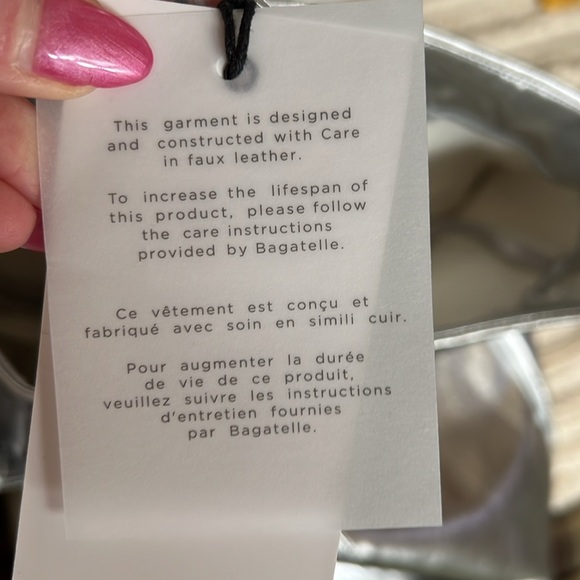 NWT  7 For All Mankind Women's Silver Metallic Faux Leather Vegan Pants - Picture 13 of 14